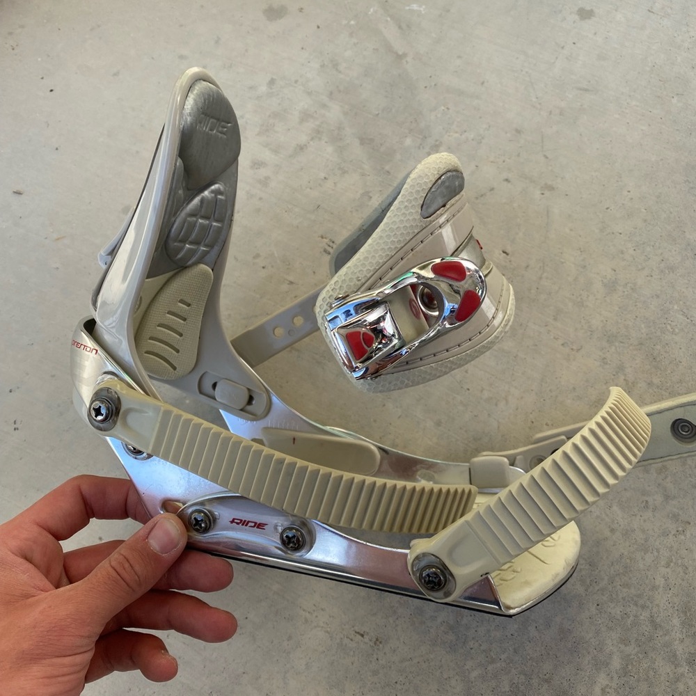 Snowboard bindings
